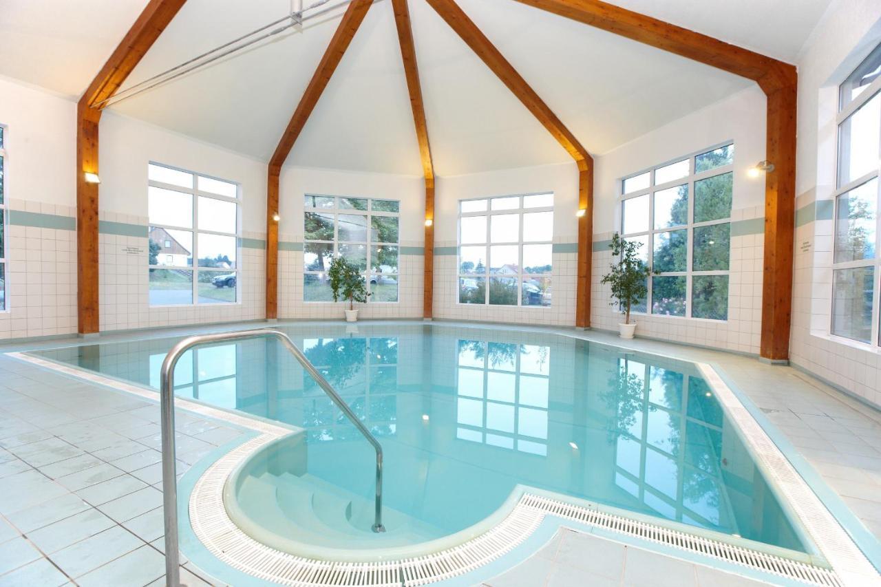 Sonnenhotel Feldberg Am See Mit Schwimmbad, Sauna Und Dampfbad Feldberger Seenlandschaft Exteriör bild