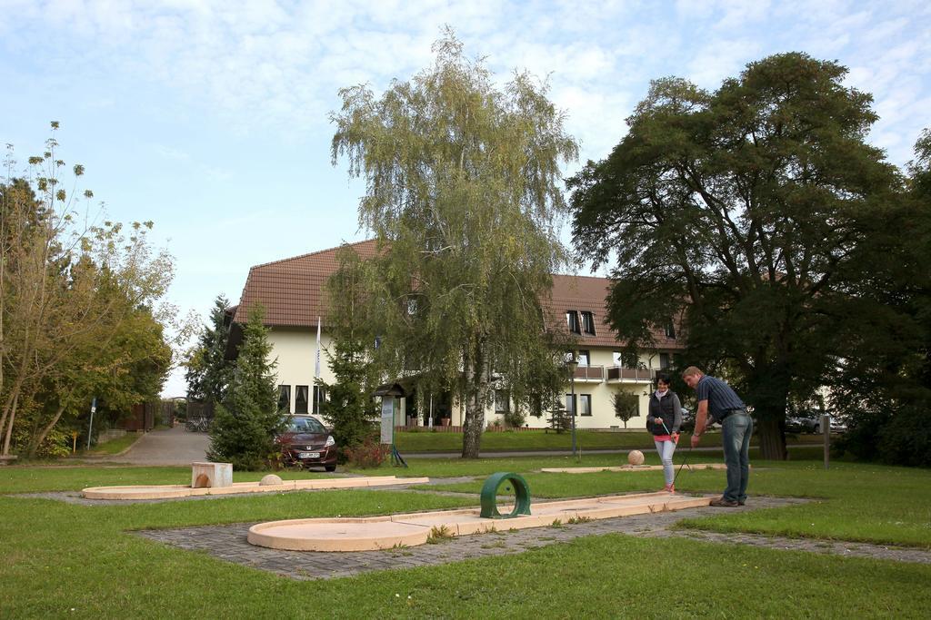 Sonnenhotel Feldberg Am See Mit Schwimmbad, Sauna Und Dampfbad Feldberger Seenlandschaft Exteriör bild