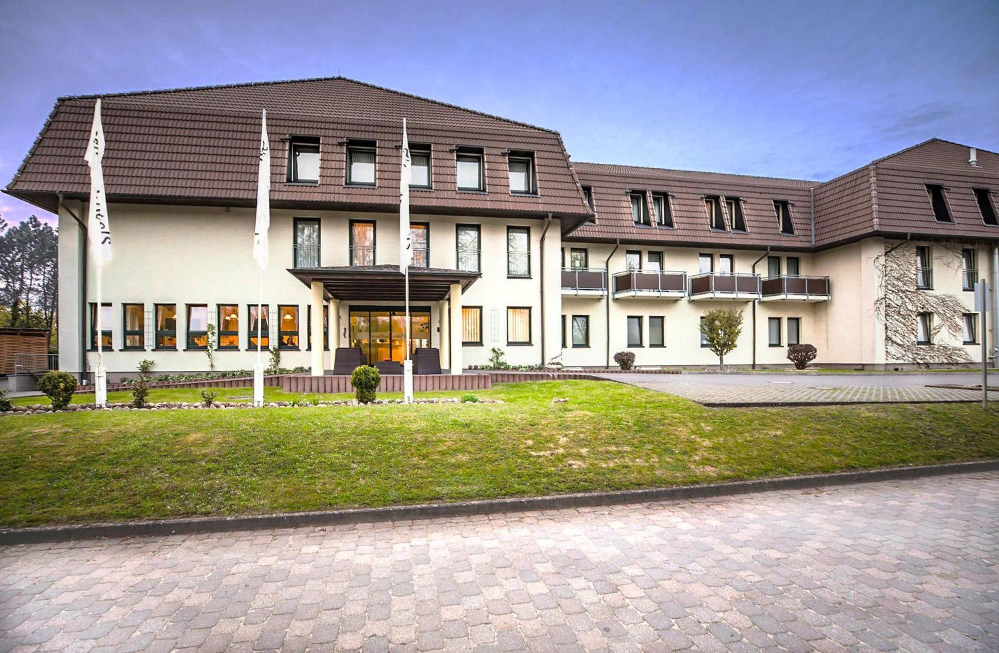 Sonnenhotel Feldberg Am See Mit Schwimmbad, Sauna Und Dampfbad Feldberger Seenlandschaft Exteriör bild