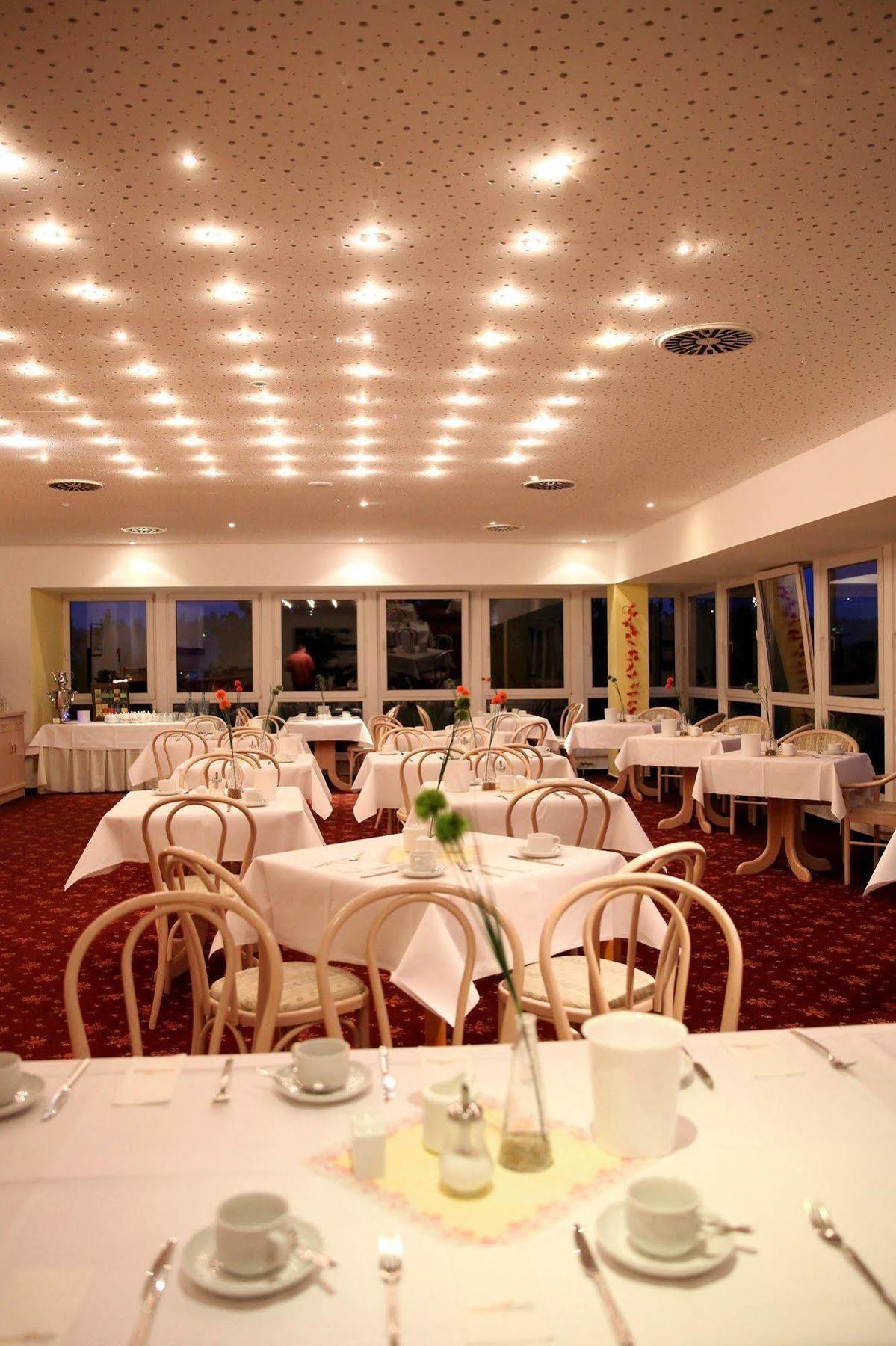 Sonnenhotel Feldberg Am See Mit Schwimmbad, Sauna Und Dampfbad Feldberger Seenlandschaft Exteriör bild